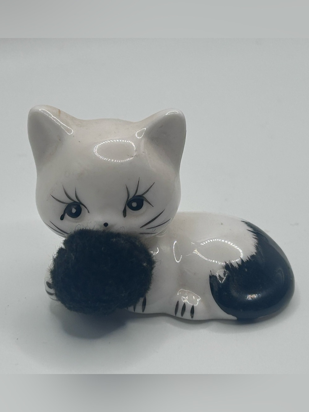 Vintage Anthropomorphic Cat Figurine with Yarn Ball – MCM Kitsch Ceramic Kitty